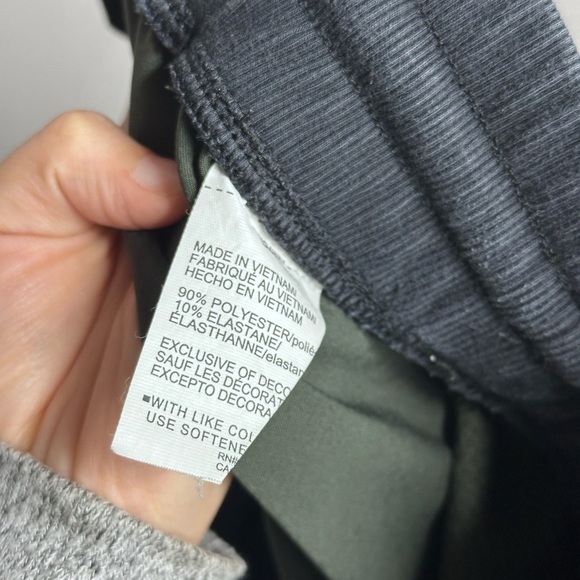 Under Armour Men Dark Green Athletic Fitted Running shorts size S - Picture 9 of 9